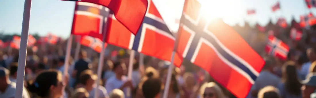 Norsk flagg i rødt hvitt og blått. Norsk flagg i rødt hvitt og blått.