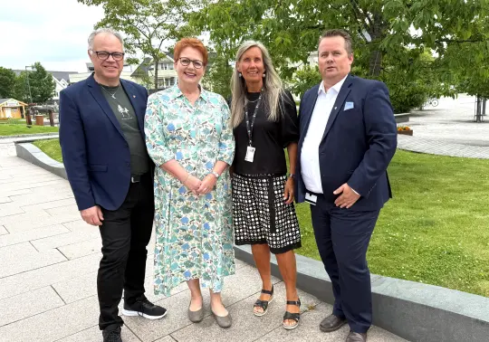 Styret i E16, fra venstre: Knut Hvithammer, ordfører i Sør-Odal, Elin Såheim Bjørkli, ordfører i Kongsvinger, Tove Irene Nyhus, ordfører i Nes og Ståle Lien Hansen, ordfører i Ullensaker kommune Styret i E16, fra venstre: Knut Hvithammer, ordfører i Sør-Odal, Elin Såheim Bjørkli, ordfører i Kongsvinger, Tove Irene Nyhus, ordfører i Nes og Ståle Lien Hansen, ordfører i Ullensaker kommune