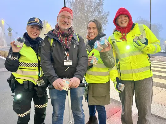 Patruljen med to kommuneansatte og politi i gatene.