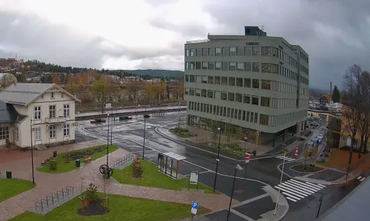Bilde av ssb bygget og stasjonen.