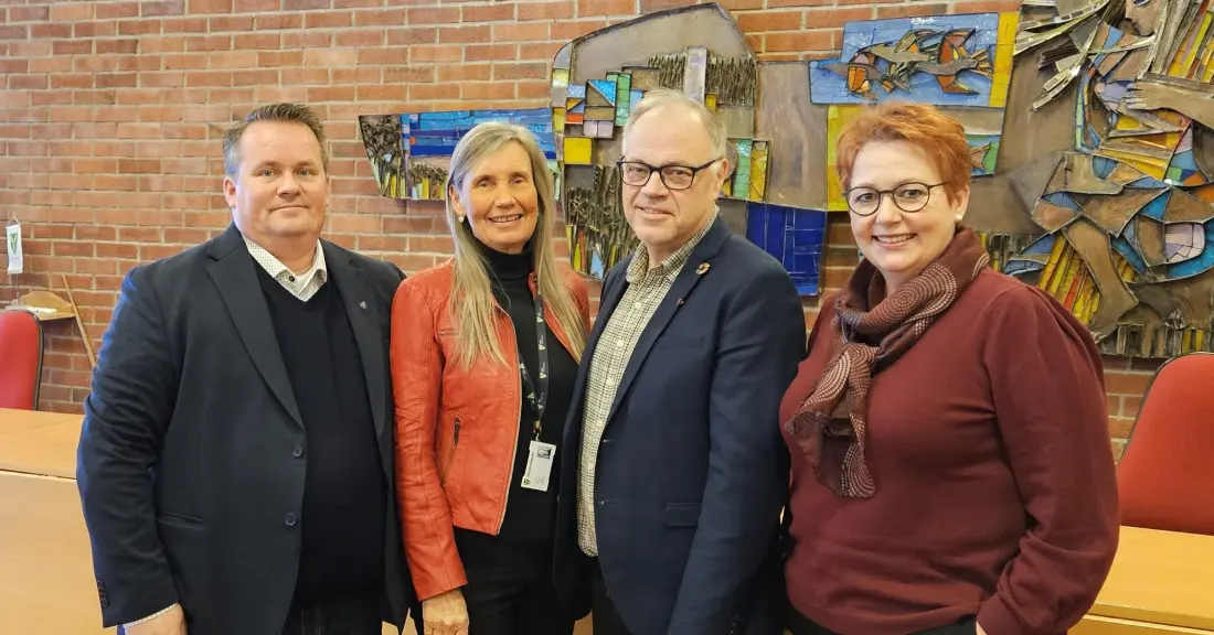 Bilde av styret for E16, fra venstre: Ståle Lien Hansen, ordfører i Ullensaker kommune, Tove Nyhus, ordfører i Nes (styreleder), Knut Hvithammer, ordfører i Sør-Odal (nestleder) og Elin Såheim Bjørkli, ordfører i Kongsvinger