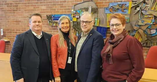 Bilde av styret for E16, fra venstre: Ståle Lien Hansen, ordfører i Ullensaker kommune, Tove Nyhus, ordfører i Nes (styreleder), Knut Hvithammer, ordfører i Sør-Odal (nestleder) og Elin Såheim Bjørkli, ordfører i Kongsvinger