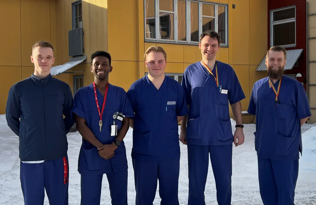 Her ser du fem mannlige ansatte fra Holt HDO.