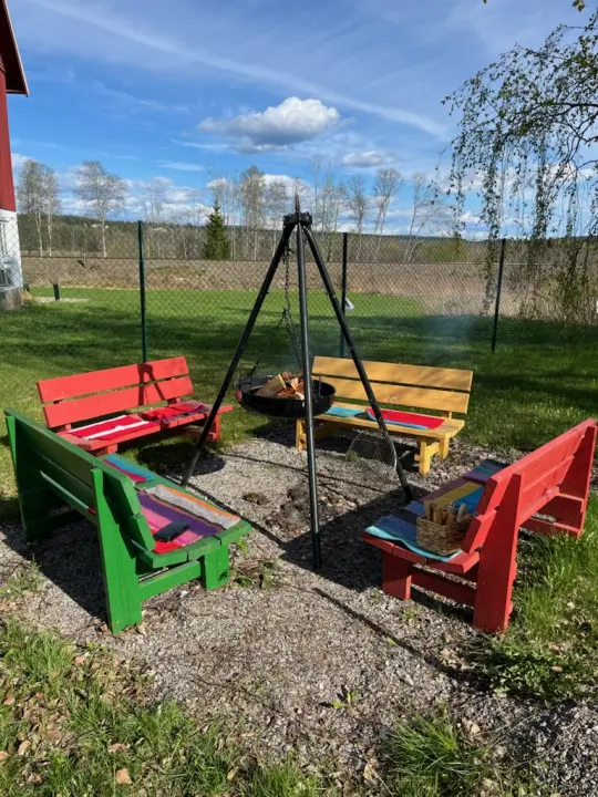 Bilde av en uteplass ved Krisesenteret.