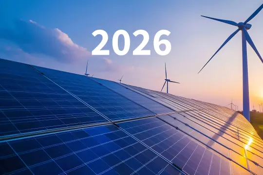 Bilde av solcellepanel og vindmøller.