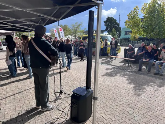 Spiller musikk